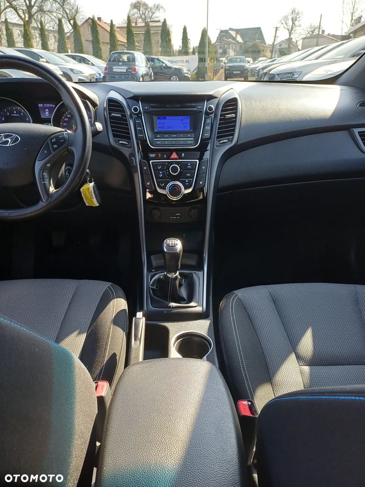 Hyundai i30 blue Kombi 1.6 GDi Passion - 21