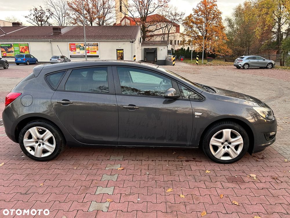 Opel Astra 1.4 T Enjoy - 9