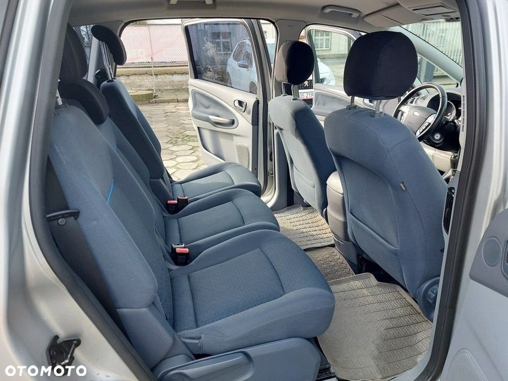 Ford S-Max - 13