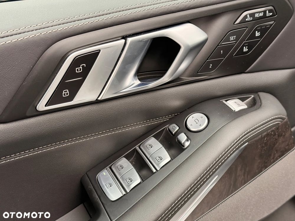 BMW X7 xDrive40d - 24