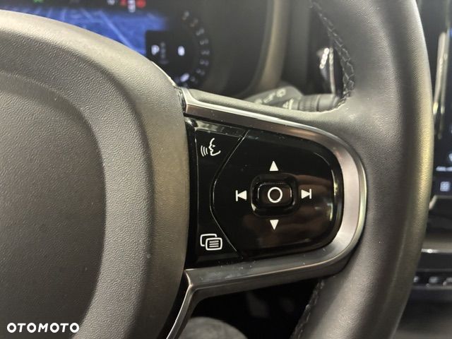 Volvo XC 60 B4 B Plus Dark - 28