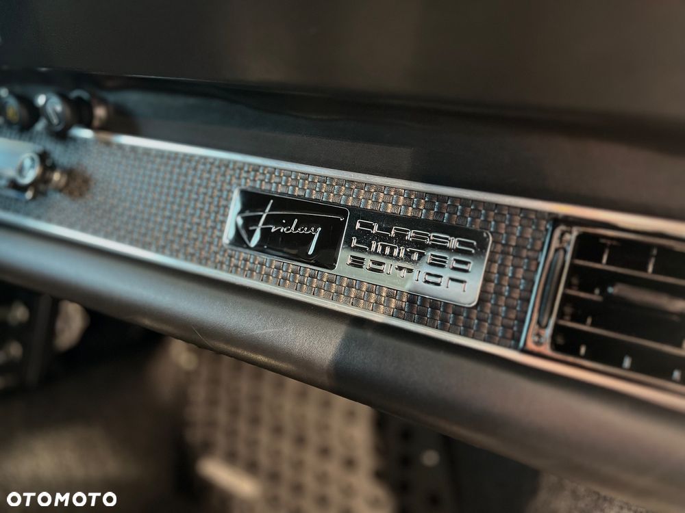 Porsche 911 Carrera 2 - 11