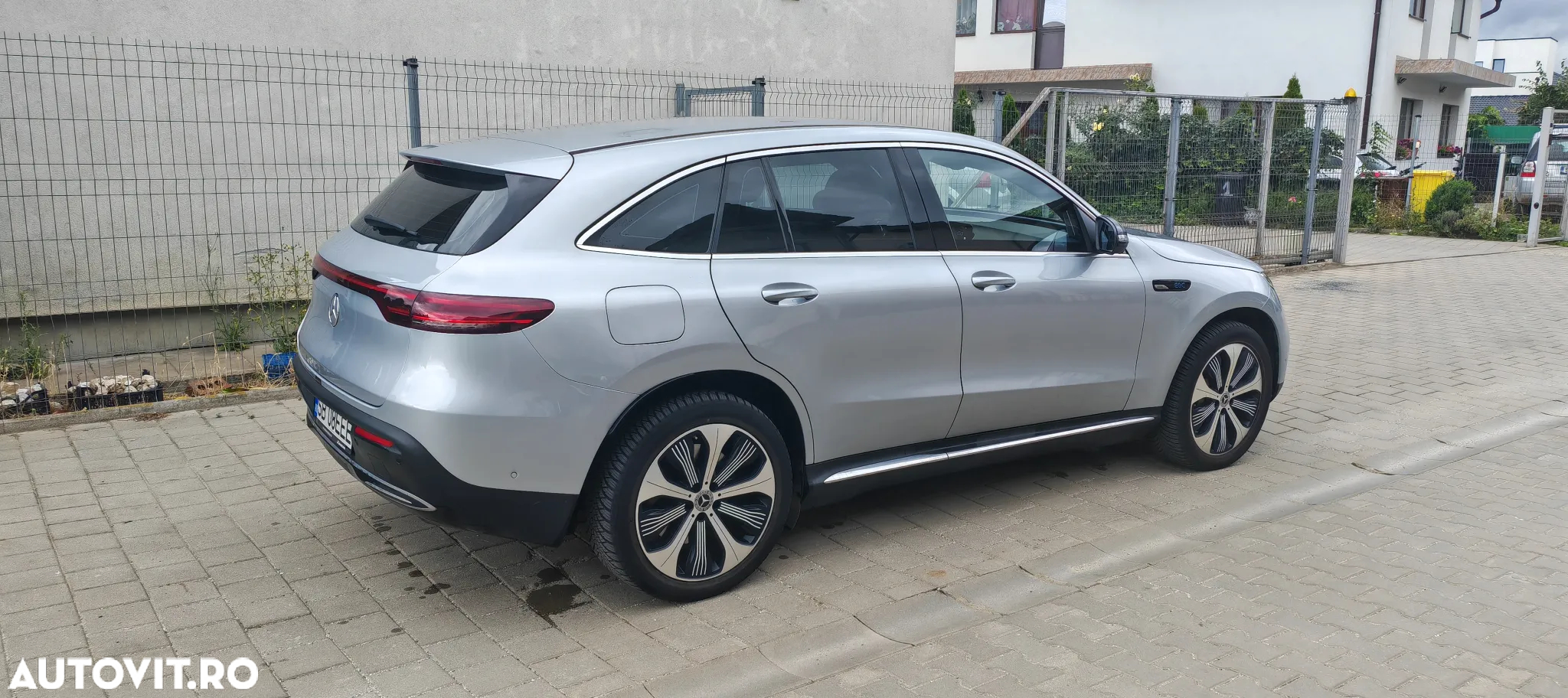 Mercedes-Benz EQC 400 4MATIC - 10