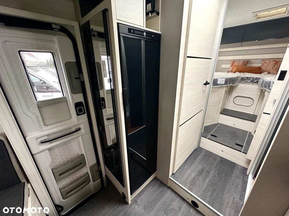 Ford Kamper CHALLENGER 337 - 12
