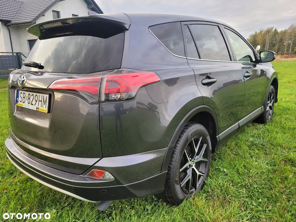 Toyota RAV4 - 8
