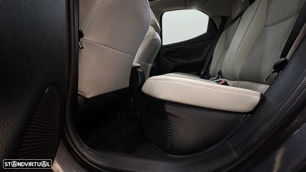 Toyota Yaris 1.5 HDF Luxury - 11