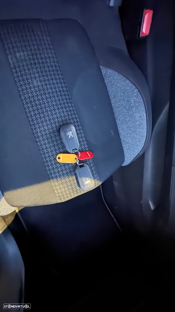 Peugeot 3008 1.2 PureTech Allure Pack - 16