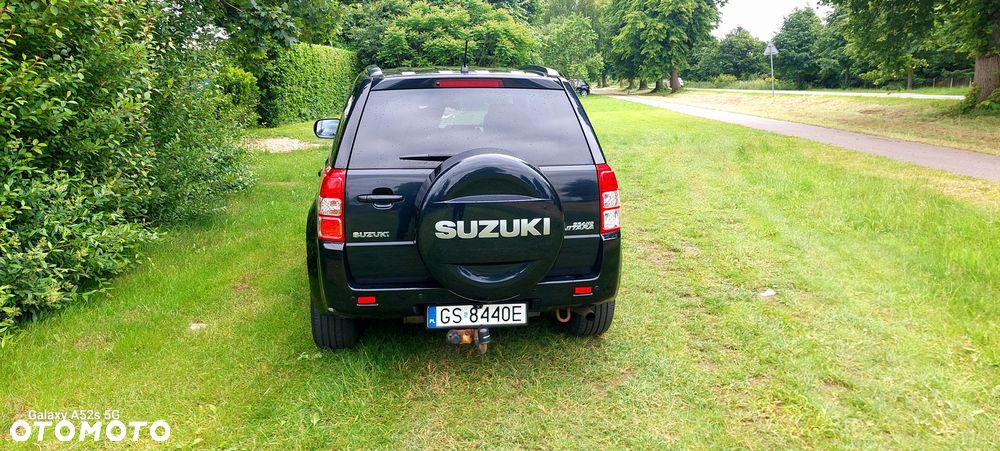 Suzuki Grand Vitara 2.4 De Luxe - 8