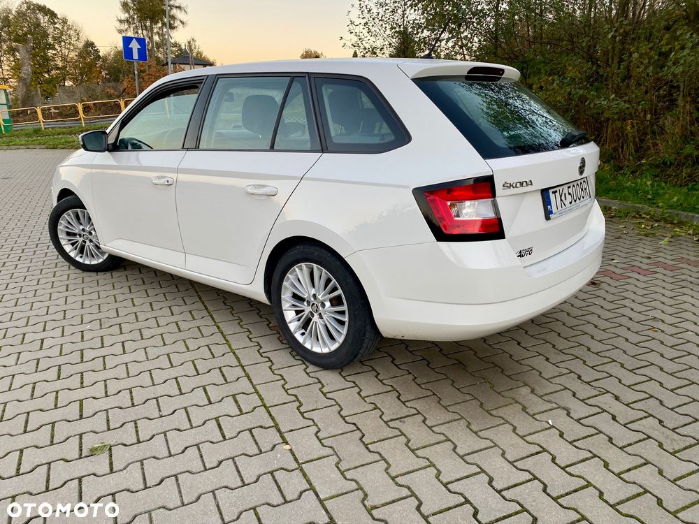 Skoda Fabia 1.2 TSI Active - 3