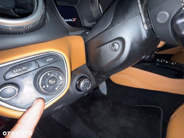 Ferrari California T - 33