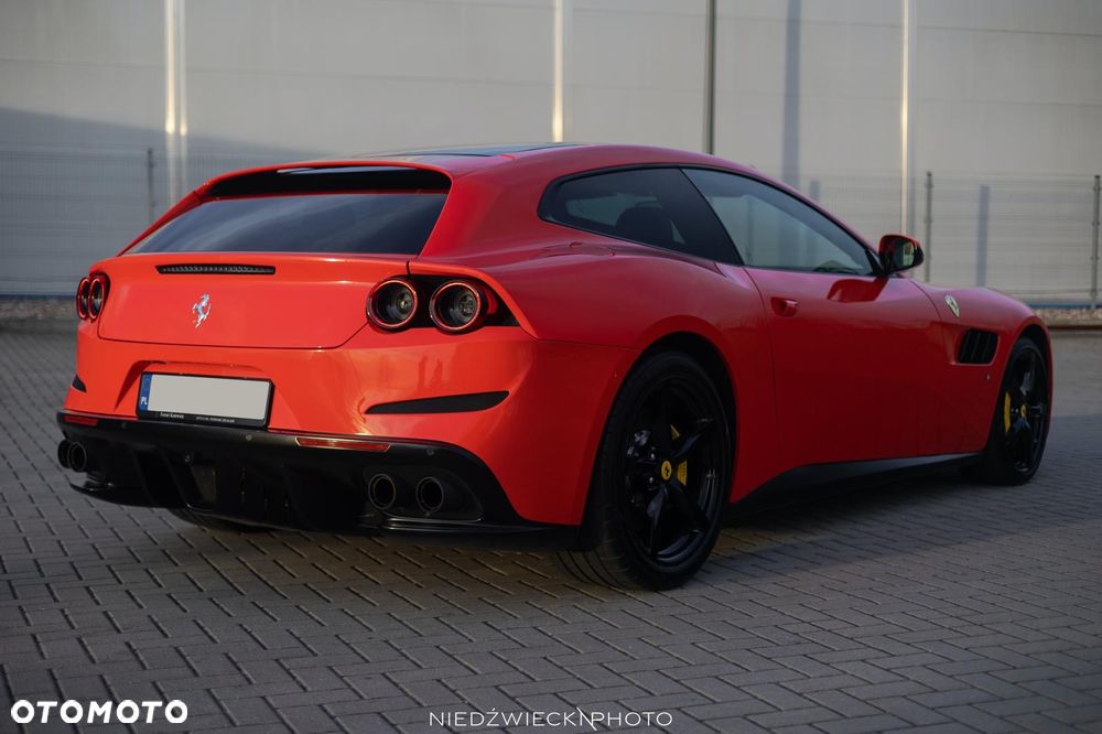 Ferrari GTC4Lusso - 39