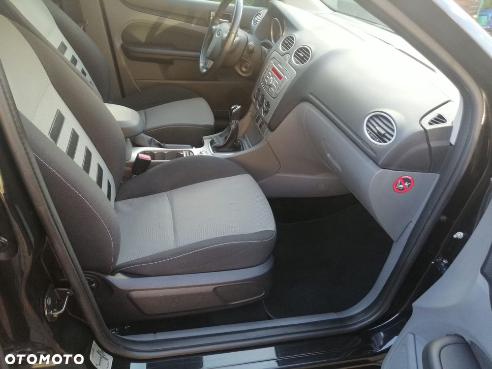 Ford Focus 1.6 Sport - 12