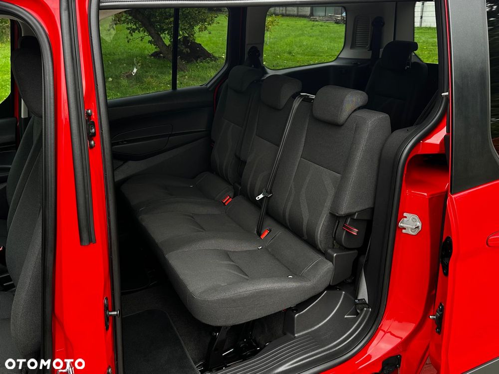 Ford Tourneo Connect Grand - 33