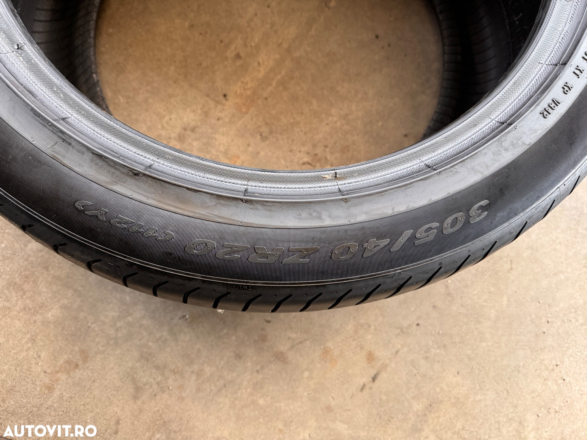 Vând 2 anvelope 305/40/20 Pirelli de vară foarte bune - 4