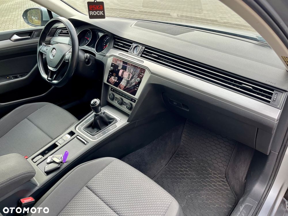 Volkswagen Passat 2.0 TDI BMT Comfortline - 15
