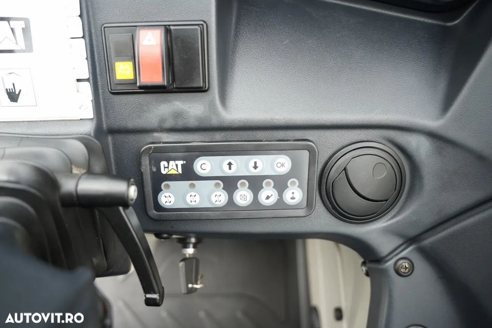 Cat TH407C / ÎNCĂRCĂTOR TELESCOPIC / 2015 / - 32