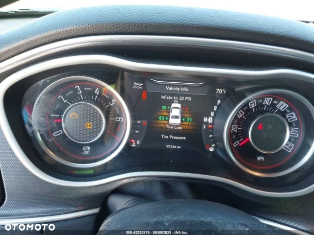 Dodge Challenger 3.6 SXT Plus - 7