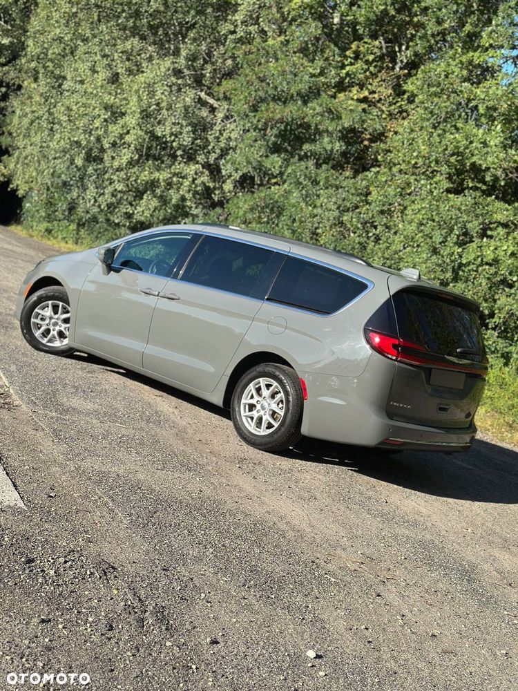 Chrysler Pacifica - 4