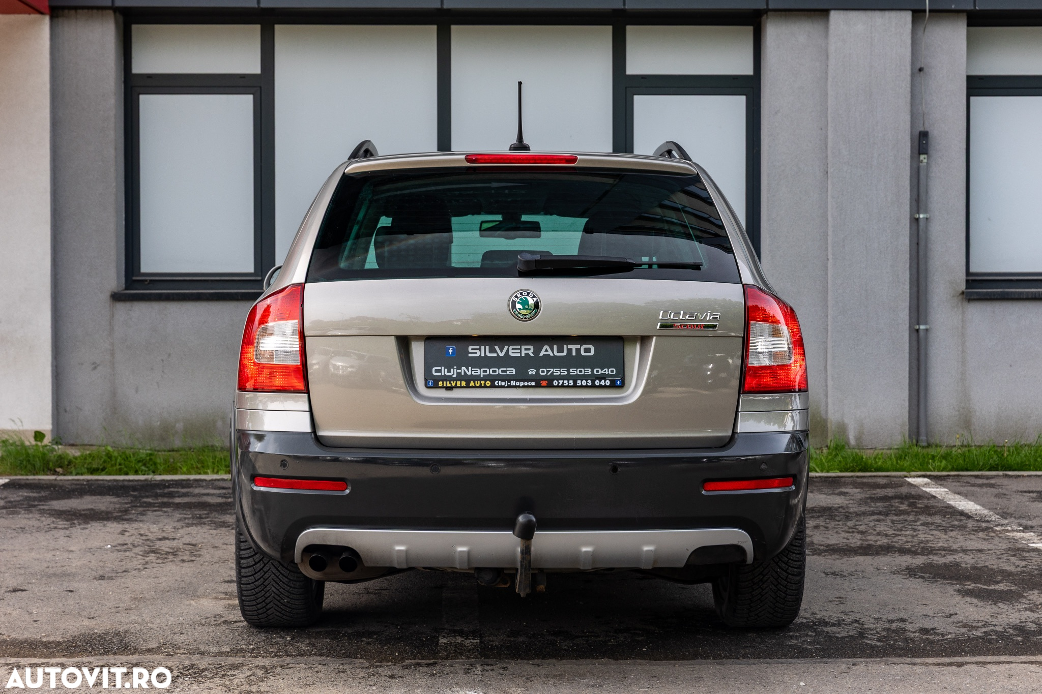 Skoda Octavia Combi 2.0 TDI DPF 4x4 DSG Scout - 28