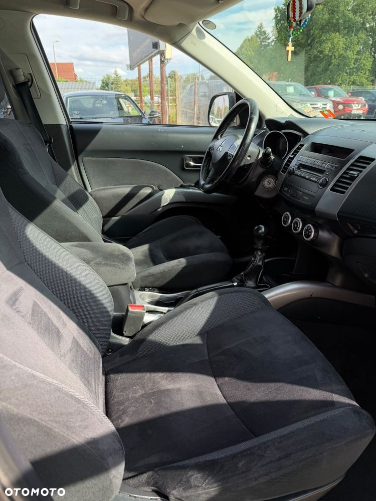 Mitsubishi Outlander - 6