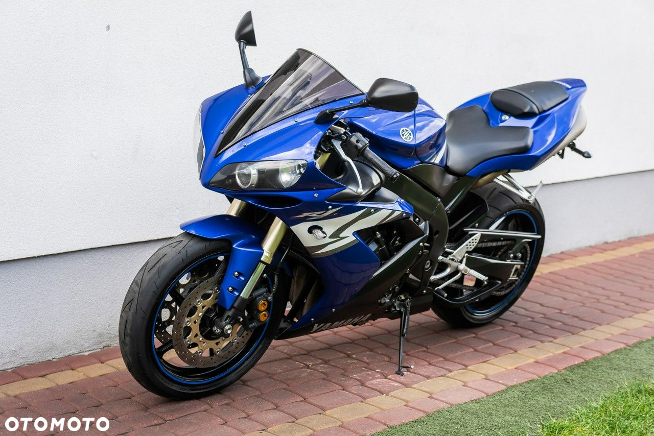Yamaha R1 - 6