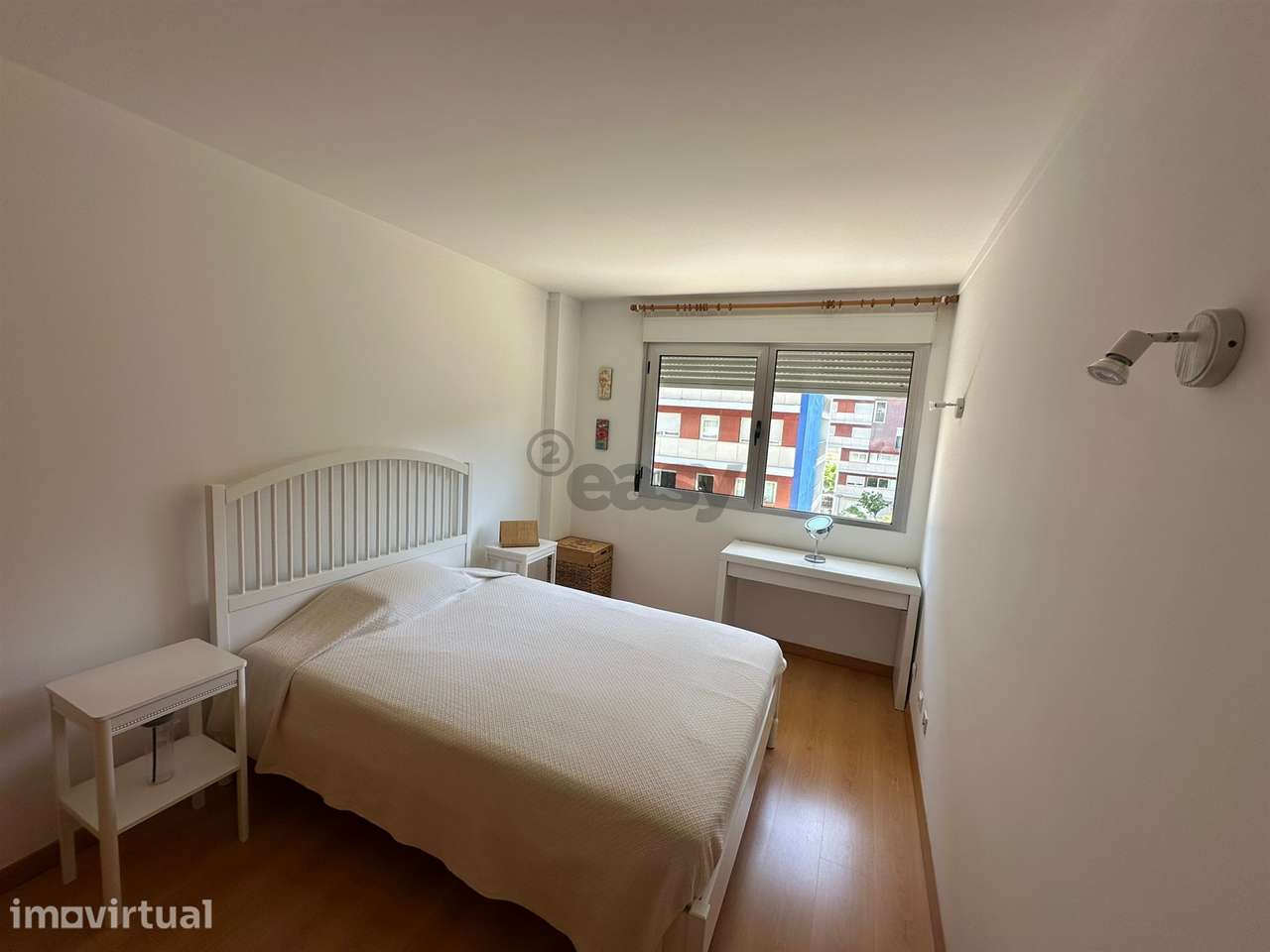 Apartamento T2 Mobiliado e Equipado com parqueamento na Alta de Lisboa - Grande imagem: 2/16
