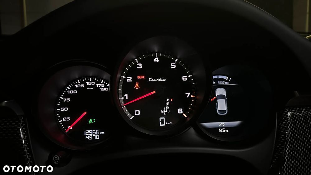 Porsche Macan Turbo PDK - 17