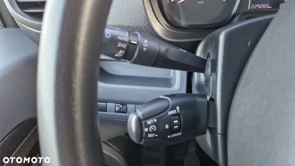 Opel Vivaro - 13