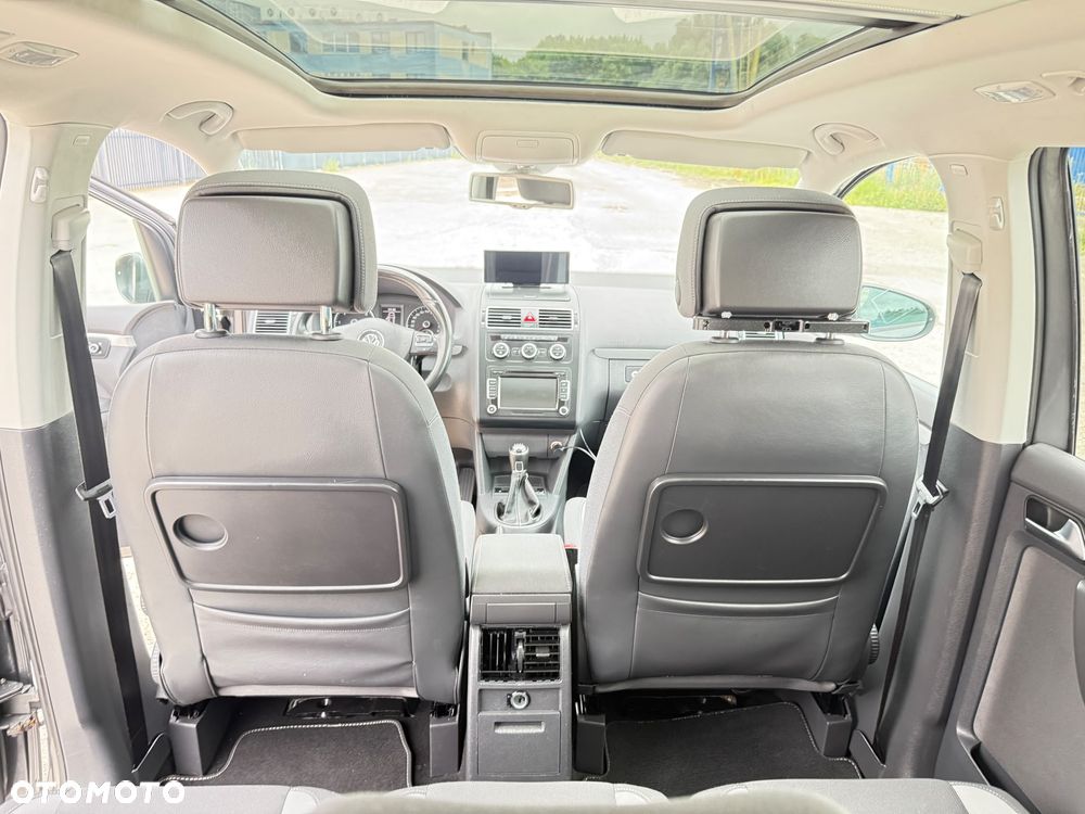 Volkswagen Touran 2.0 TDI DPF STYLE - 23
