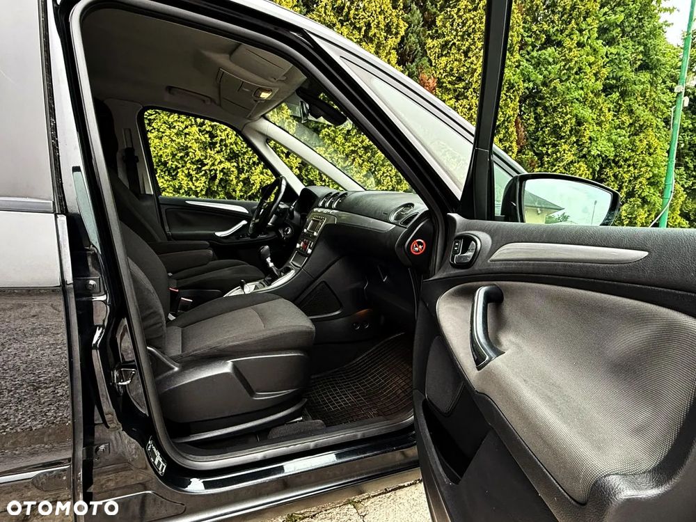 Ford Galaxy - 34