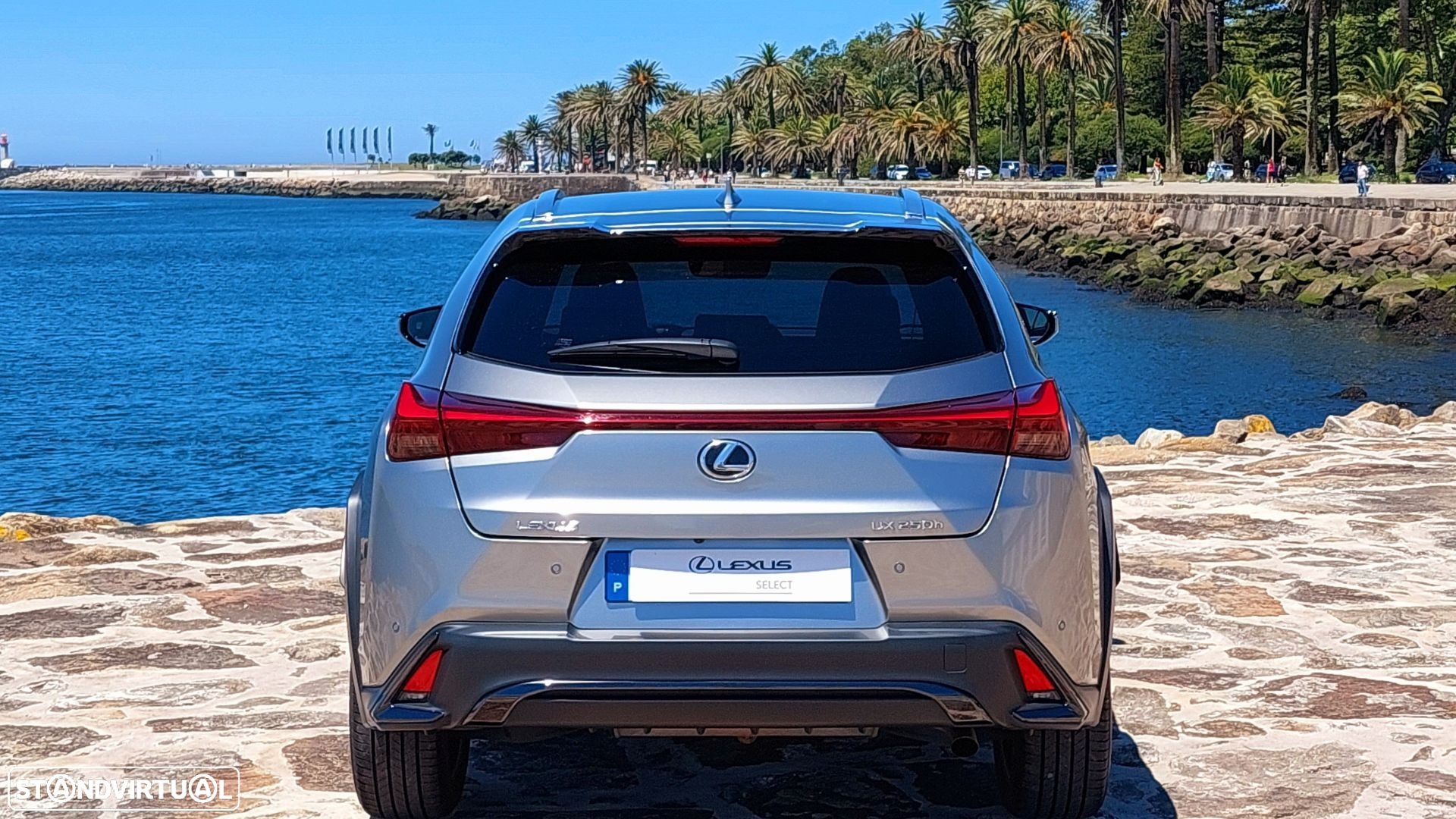 Lexus UX 250h Sport - 5