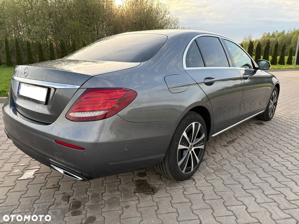 Mercedes-Benz Klasa E 220 d 4Matic 9G-TRONIC Avantgarde - 3