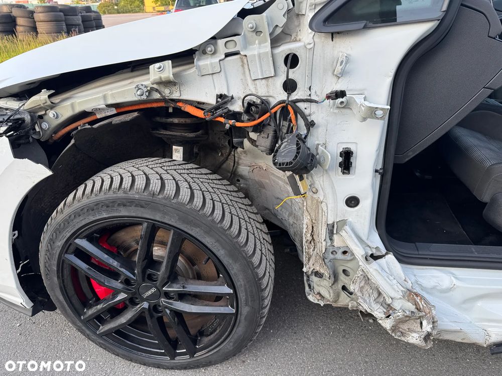 Volkswagen Golf ver-viii-1-4-tsi-plug--in-hybrid-style-dsg - 34