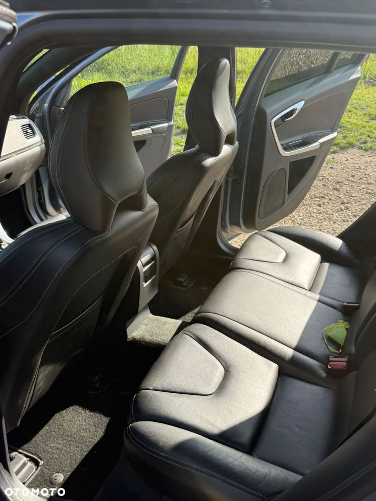 Volvo V60 D2 Drive-E Momentum - 17
