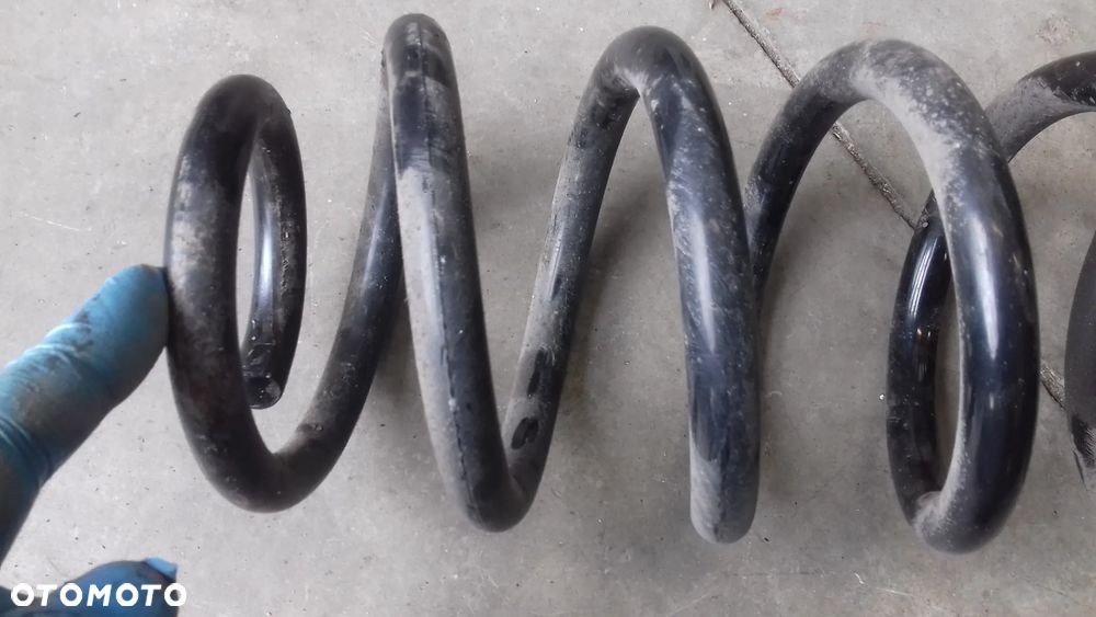 sprężayna zawieszenia przód A6 C6 3.2 FSI AUK - 3