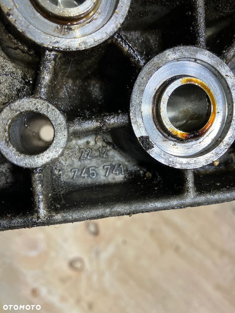 ŁAPA SILNIKA BMW E38 V8 M60 3.0 4.0  LEWA WSPORNIK MOCOWNIE 1704583 1745741 E39 M62 - 9