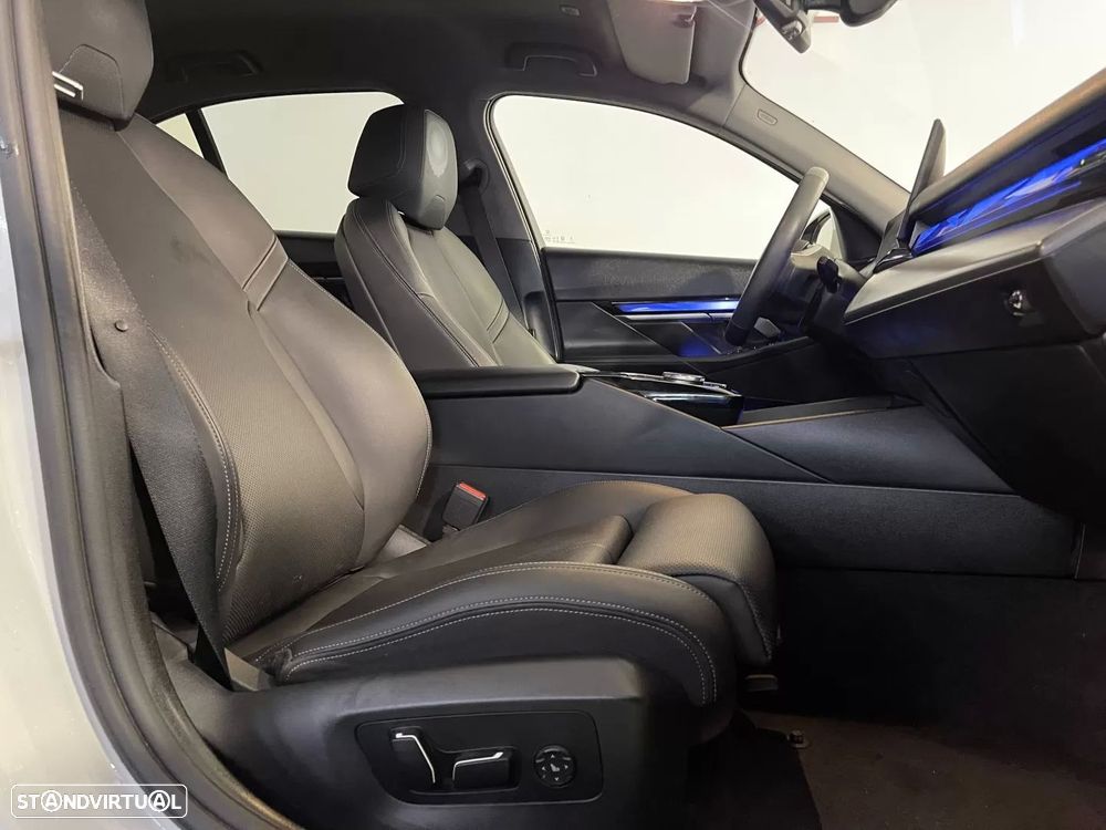 BMW i5 eDrive40 — fotografia 16