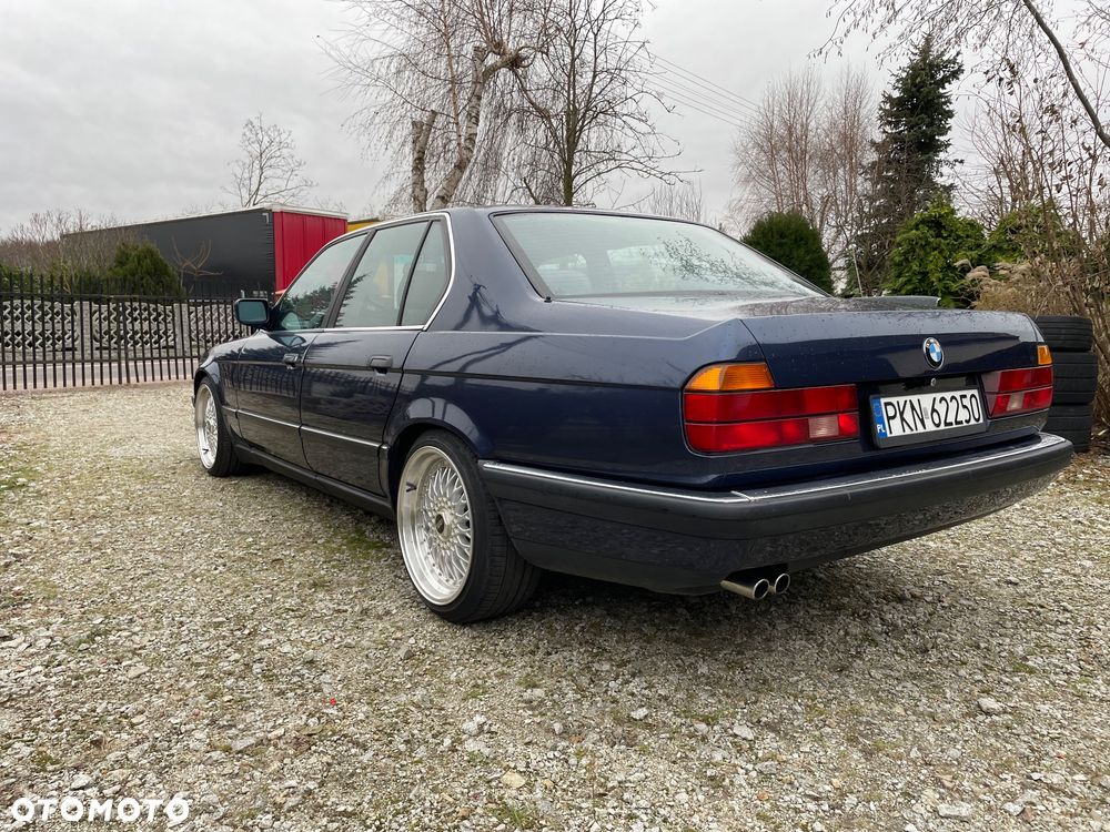 BMW Seria 7 735i - 4