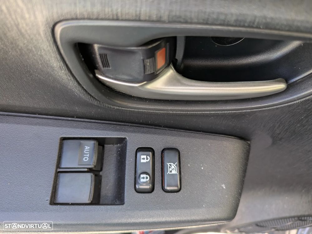 Toyota Yaris 1.4 D-4D ACtive - 6