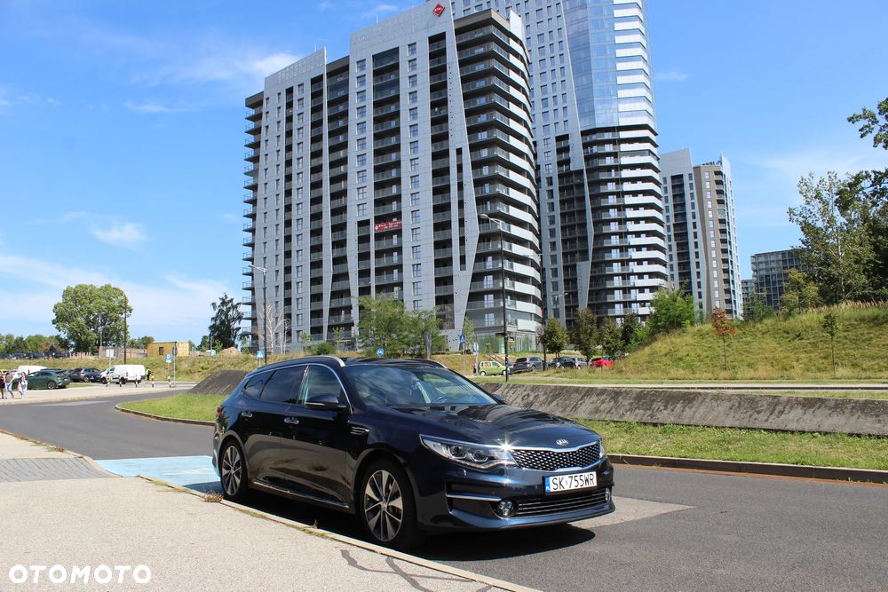 Kia Optima 2.0 L - 1