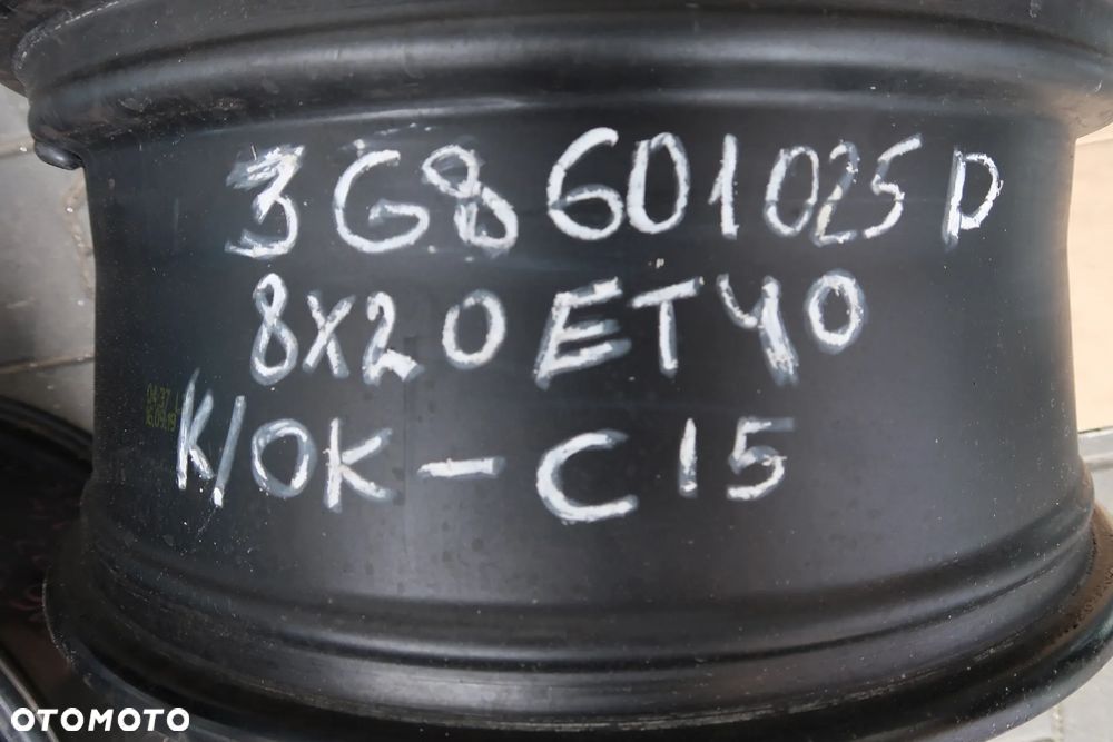 C15 FELGA ALUMINIOWA VW 3G8601025D 8X20ET40 - 8