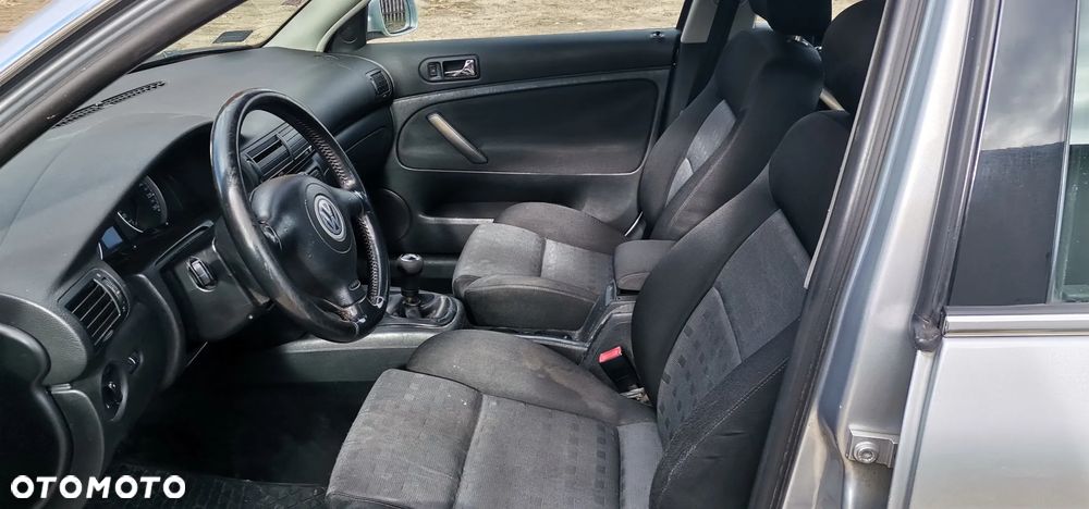 Volkswagen Passat 1.8T Trendline - 9