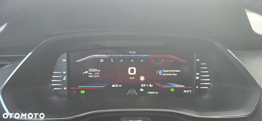 Skoda Octavia 2.0 TDI DSG RS - 23