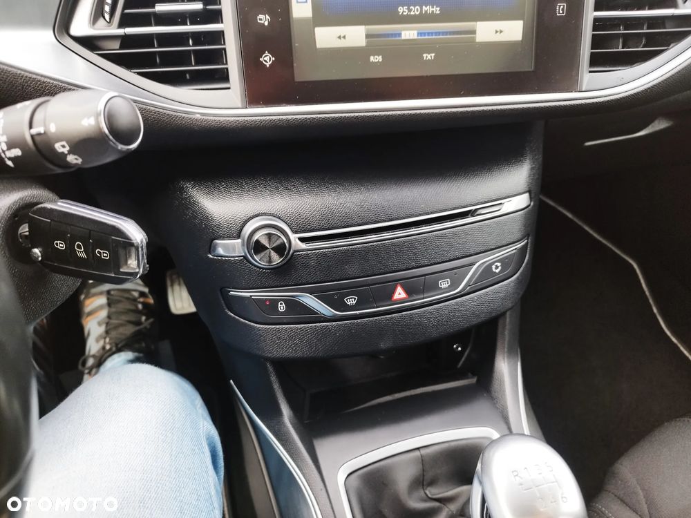Peugeot 308 1.6 Premium - 36
