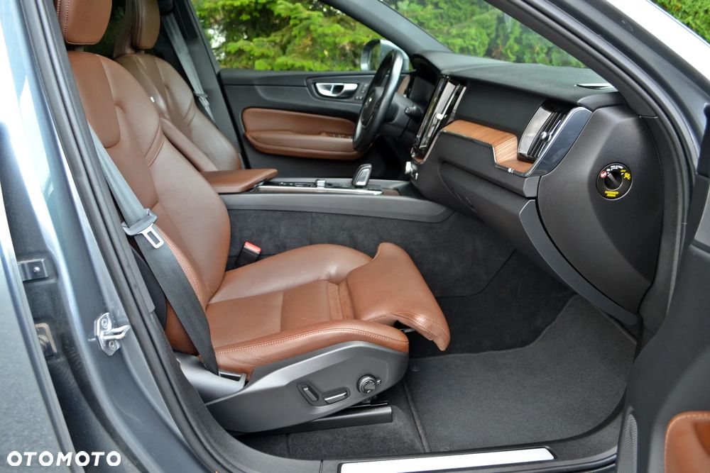 Volvo XC 60 - 25