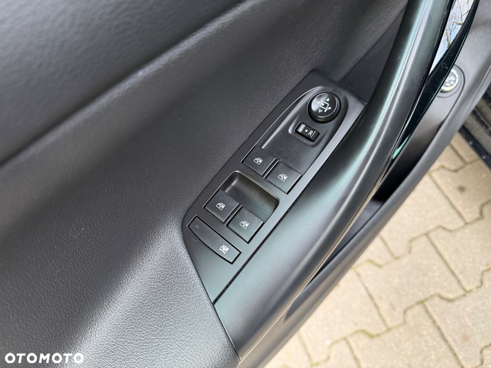 Opel Astra 1.6 Turbo Start/Stop Sports Tourer Innovation - 24