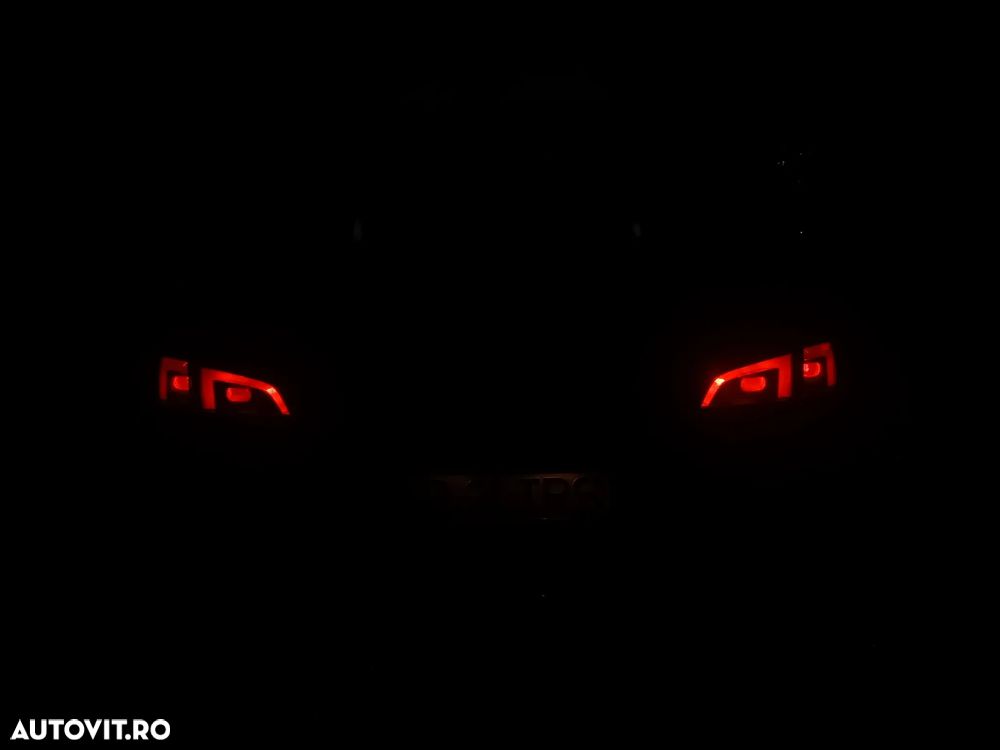 Volkswagen Sharan 2.0 TDI 4MOTION BlueMotion Technology Comfortline - 11