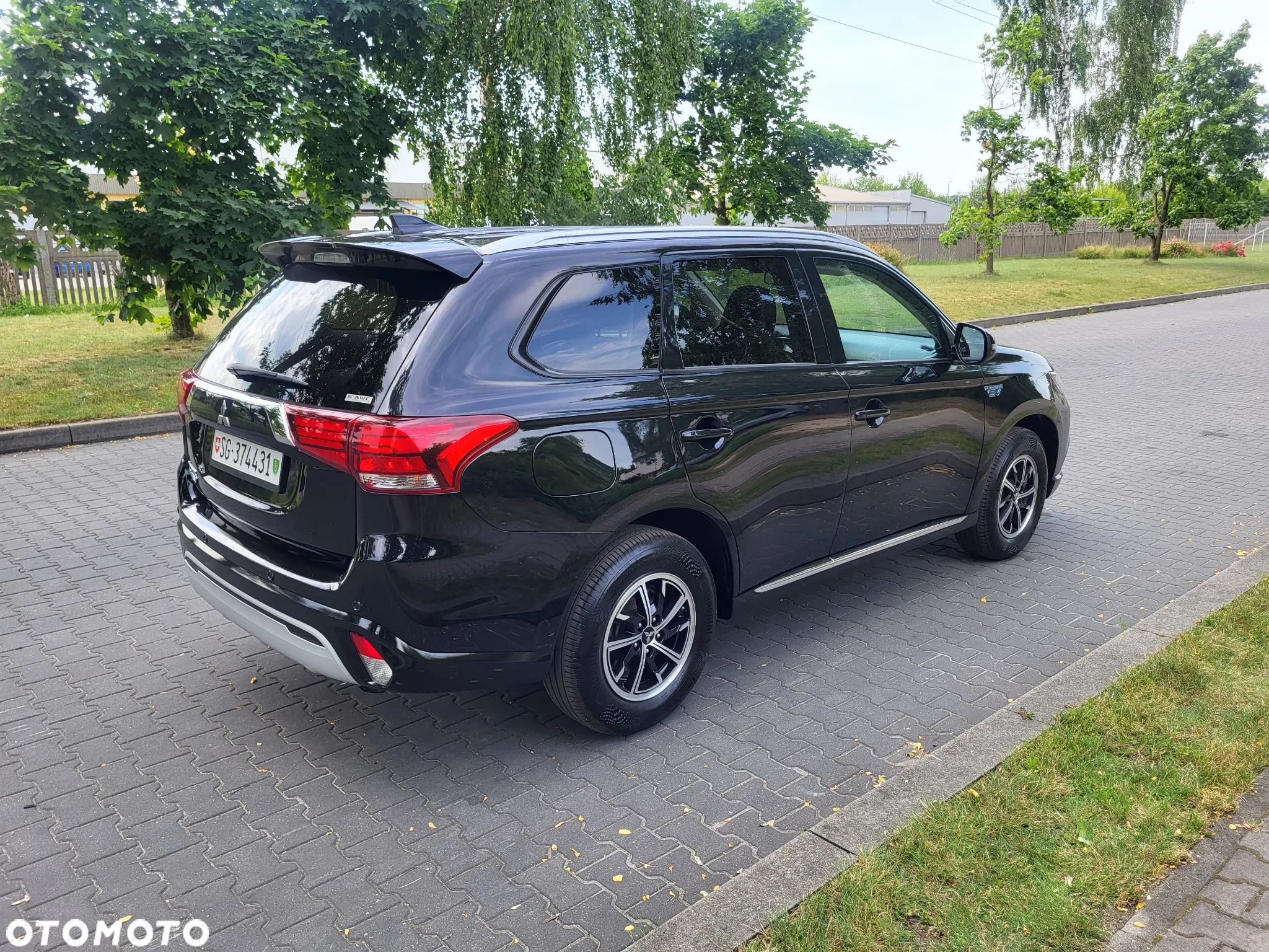 Mitsubishi Outlander 2.4 4WD Plug-In Hybrid Intro Edition - 16