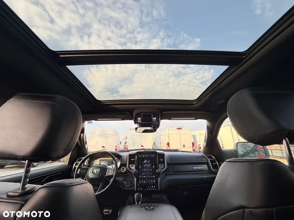 RAM 1500 Crew Cab Shortbed Laramie - 18