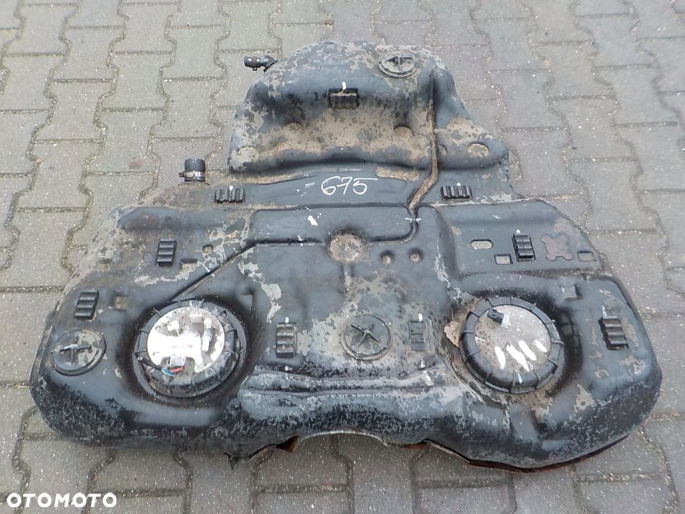 675 SUBARU LEGACY V 2009 -2013 2,5B ZBIORNIK PALIWA - 1